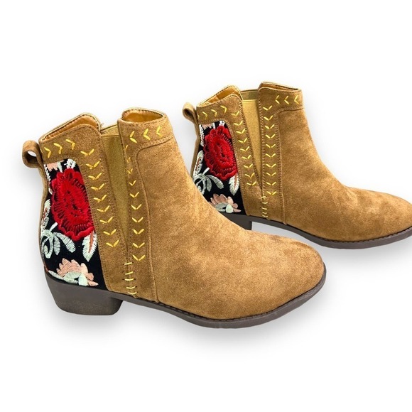 Woman’s Sz 9 Camel Booties Faux Suede Boho Floral Embroidered - Picture 2 of 10